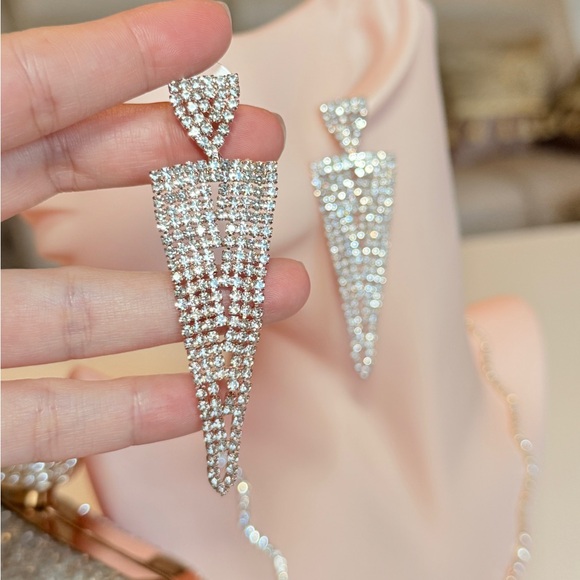 Elegant Rose Gold Drop Earrings - Picture 5 of 8